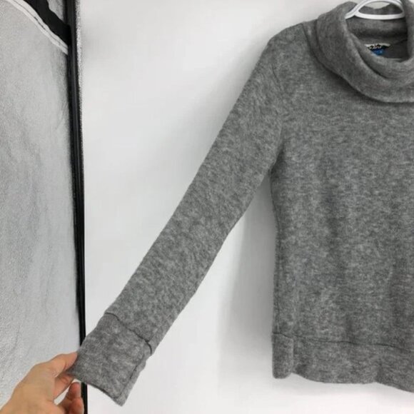 Kavu Light Heathered Grey Sweetie Turtleneck Sweater size M - Picture 11 of 16